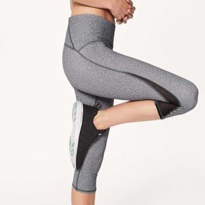 Lululemon Train Times Crop (17") Grey Leggings Capri Size 4